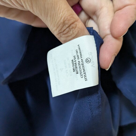 Vince 100% Silk Button Up Shirt with Front Pockets Navy Blue Size 4 - Picture 4 of 5